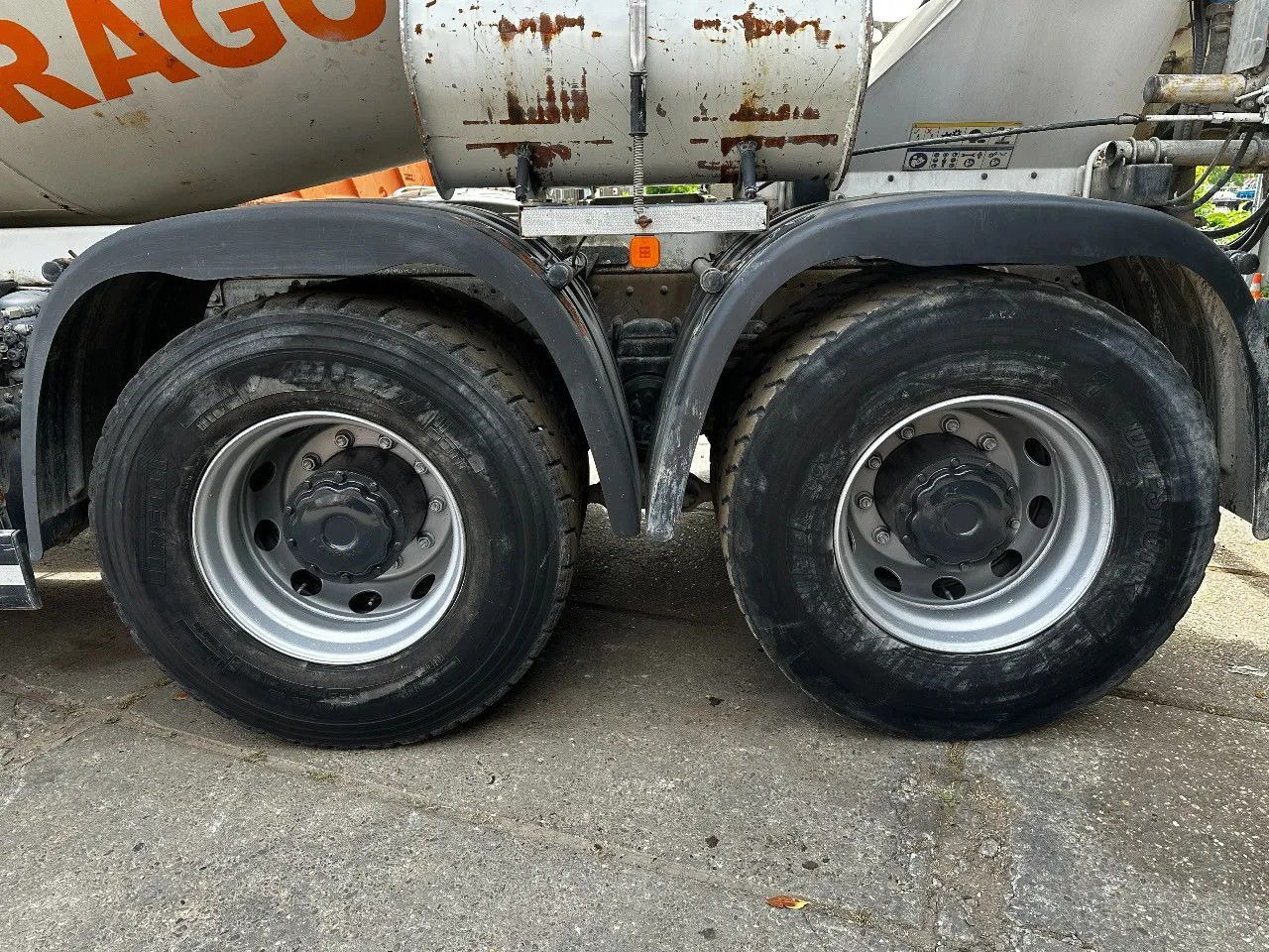MAN TGA 35.360 8X4 CIFA Beton Mixer Spring/Spring ZF - Autodomíchávač: obrázek 5 MAN TGA 35.360 8X4 CIFA Beton Mixer Spring/Spring ZF - Autodomíchávač: obrázek 5