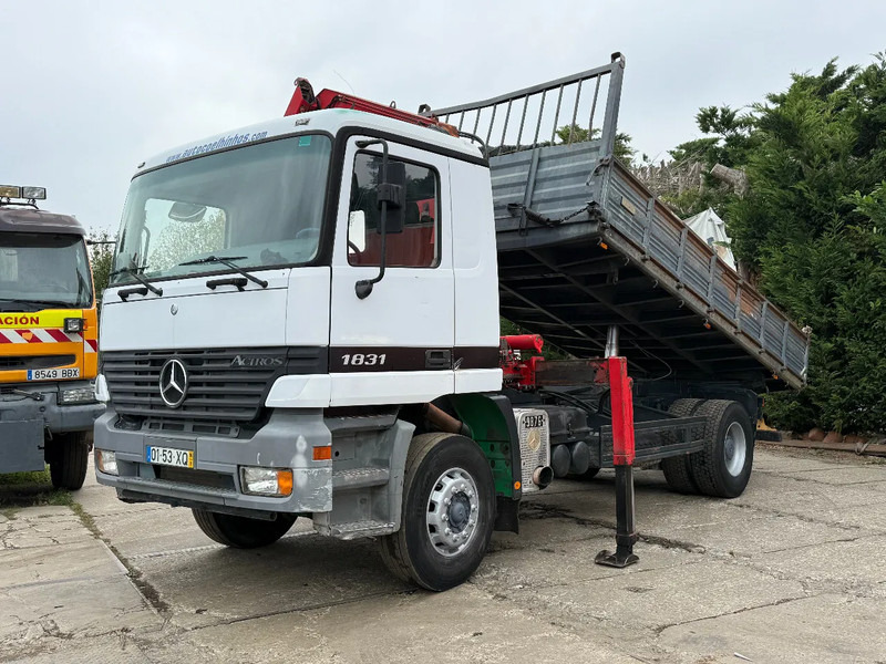 Mercedes-Benz Actros 1831 V6 4X2 Tipper + crane EPS Manual Gearbox 3 peddal - Sklápěč, Auto s hydraulickou rukou: obrázek 2 Mercedes-Benz Actros 1831 V6 4X2 Tipper + crane EPS Manual Gearbox 3 peddal - Sklápěč, Auto s hydraulickou rukou: obrázek 2