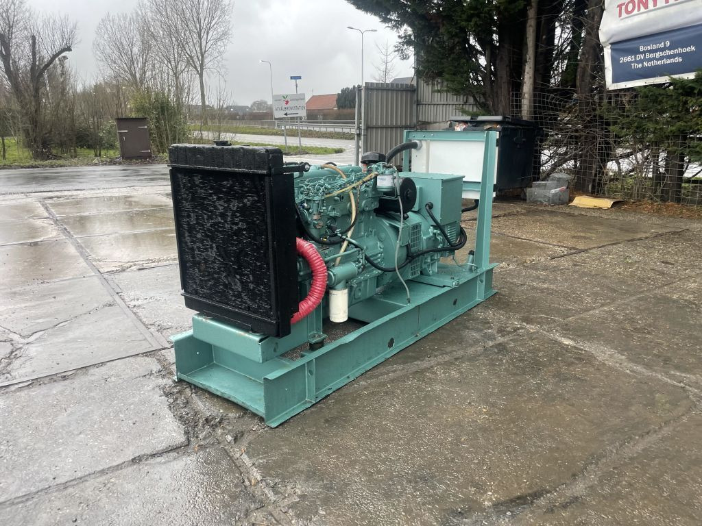 Perkins 85 KVA Generator 3 Phase Perkins 85 KVA Generator 3 Phase - Elektrický generátor: obrázek 2 Perkins 85 KVA Generator 3 Phase Perkins 85 KVA Generator 3 Phase - Elektrický generátor: obrázek 2