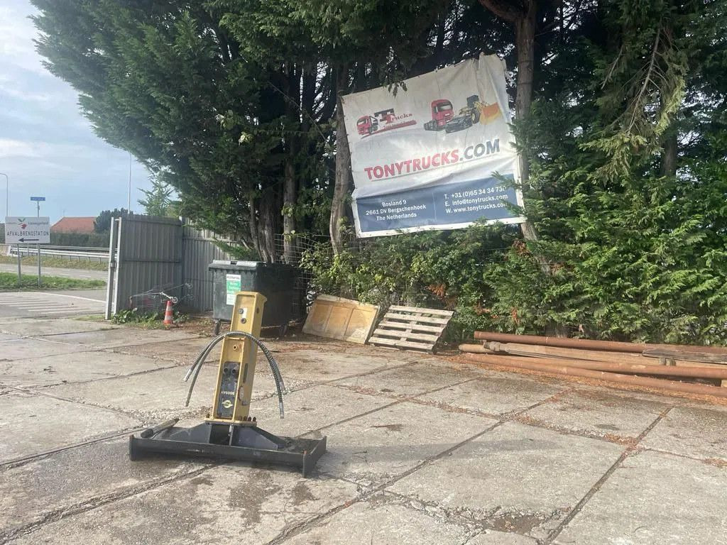 Soosan SB30 Hydraulic Breaker Skid steer Soosan SB30 Hydraulic Breaker Skid steer - Hydraulické kladivo pro Stavební technika: obrázek 2 Soosan SB30 Hydraulic Breaker Skid steer Soosan SB30 Hydraulic Breaker Skid steer - Hydraulické kladivo pro Stavební technika: obrázek 2
