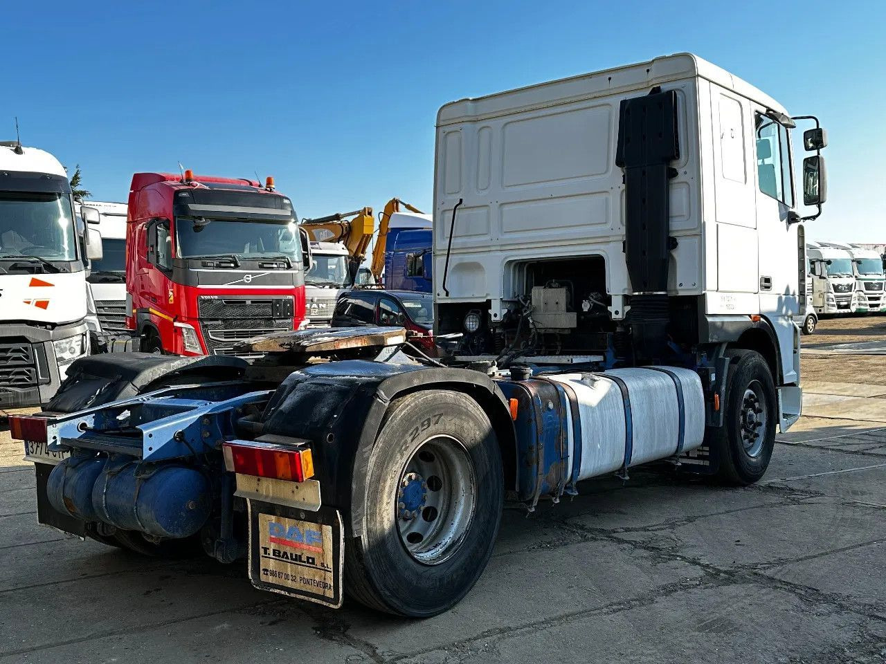DAF XF 95.380 4X2 Tractor-unit Spring/Air ZF Manual DAF XF 95.380 4X2 Tractor-unit Spring/Air ZF Manual - Tahač: obrázek 4 DAF XF 95.380 4X2 Tractor-unit Spring/Air ZF Manual DAF XF 95.380 4X2 Tractor-unit Spring/Air ZF Manual - Tahač: obrázek 4