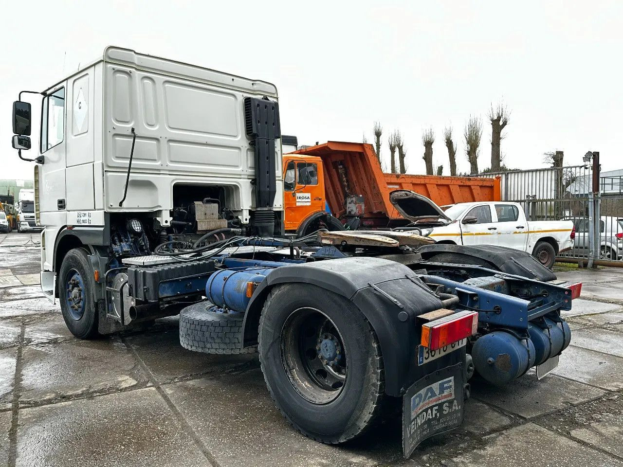 DAF XF 95.380 4X2 Tractor-unit Spring/Air ZF Manual DAF XF 95.380 4X2 Tractor-unit Spring/Air ZF Manual - Tahač: obrázek 3 DAF XF 95.380 4X2 Tractor-unit Spring/Air ZF Manual DAF XF 95.380 4X2 Tractor-unit Spring/Air ZF Manual - Tahač: obrázek 3