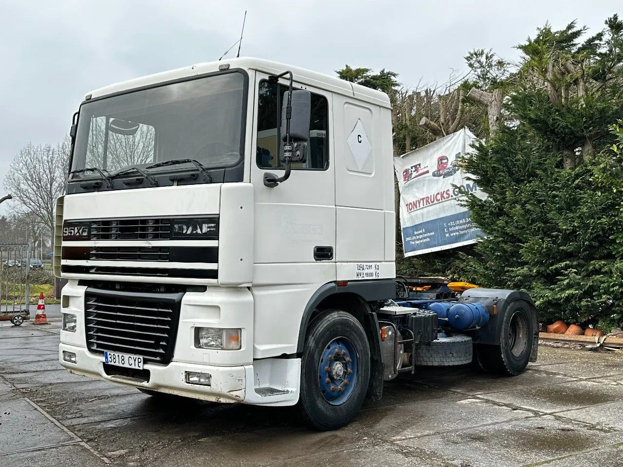 DAF XF 95.380 4X2 Tractor-unit Spring/Air ZF Manual DAF XF 95.380 4X2 Tractor-unit Spring/Air ZF Manual - Tahač: obrázek 2 DAF XF 95.380 4X2 Tractor-unit Spring/Air ZF Manual DAF XF 95.380 4X2 Tractor-unit Spring/Air ZF Manual - Tahač: obrázek 2