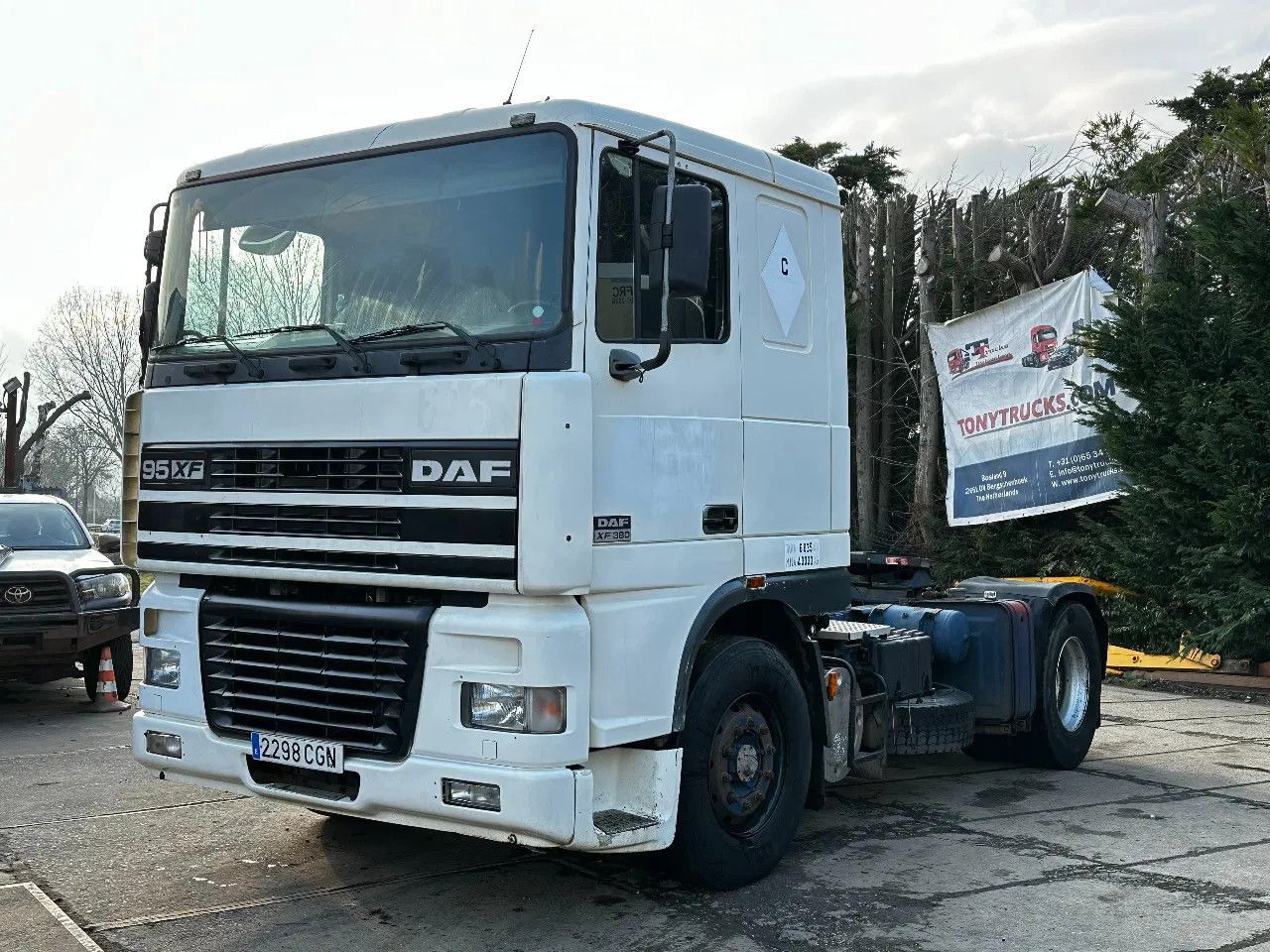 DAF XF 95.380 4X2 Tractor-unit Spring/Air ZF Manual DAF XF 95.380 4X2 Tractor-unit Spring/Air ZF Manual - Tahač: obrázek 2 DAF XF 95.380 4X2 Tractor-unit Spring/Air ZF Manual DAF XF 95.380 4X2 Tractor-unit Spring/Air ZF Manual - Tahač: obrázek 2