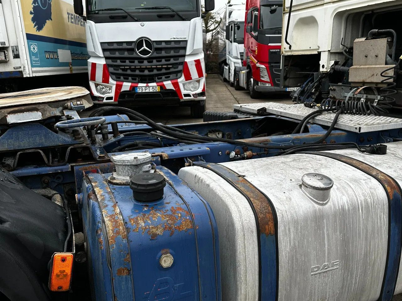 DAF XF 95.380 4X2 Tractor-unit Spring/Air ZF Manual DAF XF 95.380 4X2 Tractor-unit Spring/Air ZF Manual - Tahač: obrázek 5 DAF XF 95.380 4X2 Tractor-unit Spring/Air ZF Manual DAF XF 95.380 4X2 Tractor-unit Spring/Air ZF Manual - Tahač: obrázek 5