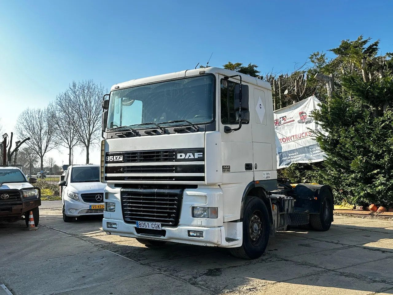DAF XF 95.380 4X2 Tractor-unit Spring/Air ZF Manual DAF XF 95.380 4X2 Tractor-unit Spring/Air ZF Manual - Tahač: obrázek 2 DAF XF 95.380 4X2 Tractor-unit Spring/Air ZF Manual DAF XF 95.380 4X2 Tractor-unit Spring/Air ZF Manual - Tahač: obrázek 2
