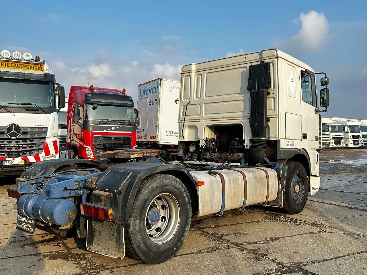 DAF XF 95.380 4X2 Tractor-unit Spring/Air ZF Manual DAF XF 95.380 4X2 Tractor-unit Spring/Air ZF Manual - Tahač: obrázek 4 DAF XF 95.380 4X2 Tractor-unit Spring/Air ZF Manual DAF XF 95.380 4X2 Tractor-unit Spring/Air ZF Manual - Tahač: obrázek 4