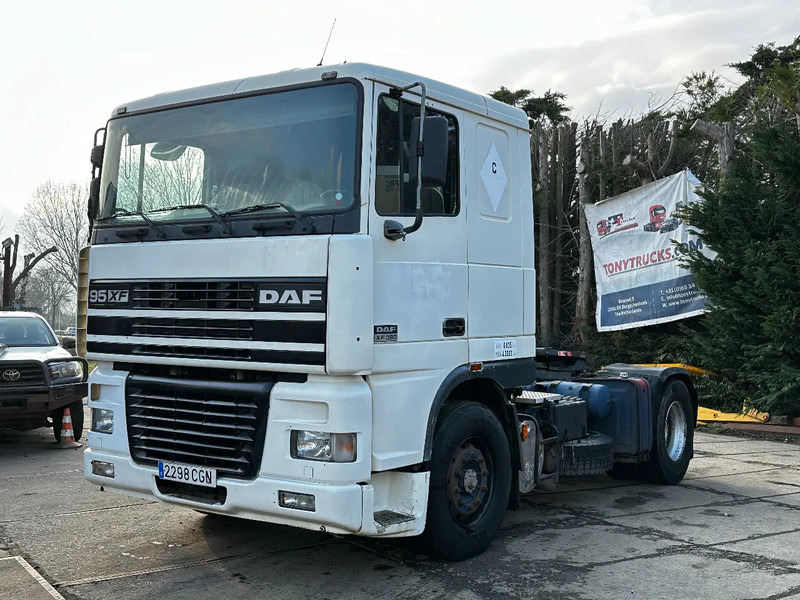 DAF XF 95.380 4X2 Tractor-unit Spring/Air ZF Manual Euro2 PTO - Tahač: obrázek 2 DAF XF 95.380 4X2 Tractor-unit Spring/Air ZF Manual Euro2 PTO - Tahač: obrázek 2