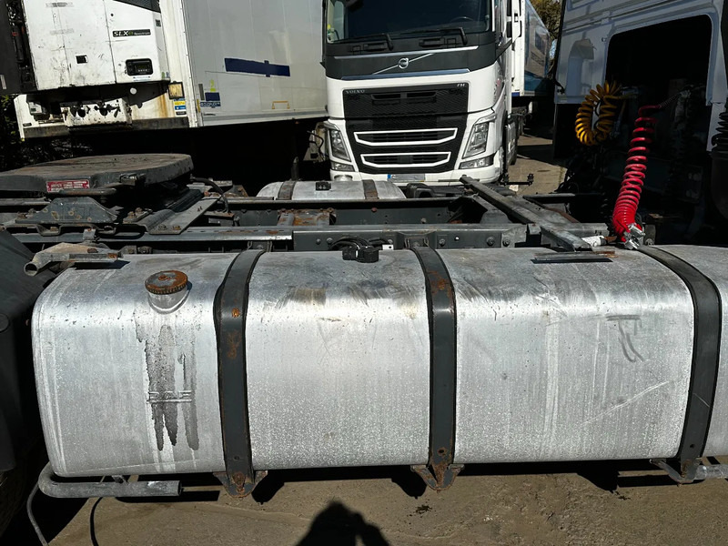 DAF XF 95.480 4X2 Tractor-unit Spring/Air ZF Manual Euro3 Airco - Tahač: obrázek 5 DAF XF 95.480 4X2 Tractor-unit Spring/Air ZF Manual Euro3 Airco - Tahač: obrázek 5