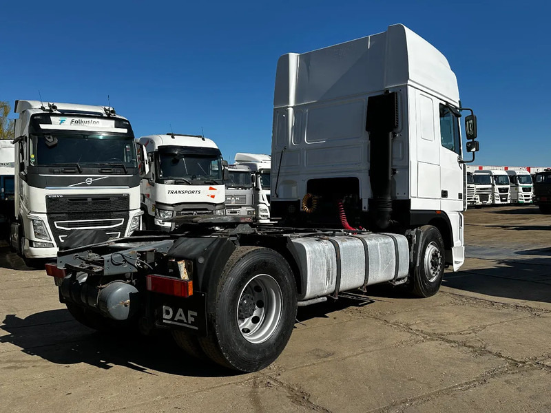 DAF XF 95.480 4X2 Tractor-unit Spring/Air ZF Manual Euro3 Airco - Tahač: obrázek 4 DAF XF 95.480 4X2 Tractor-unit Spring/Air ZF Manual Euro3 Airco - Tahač: obrázek 4