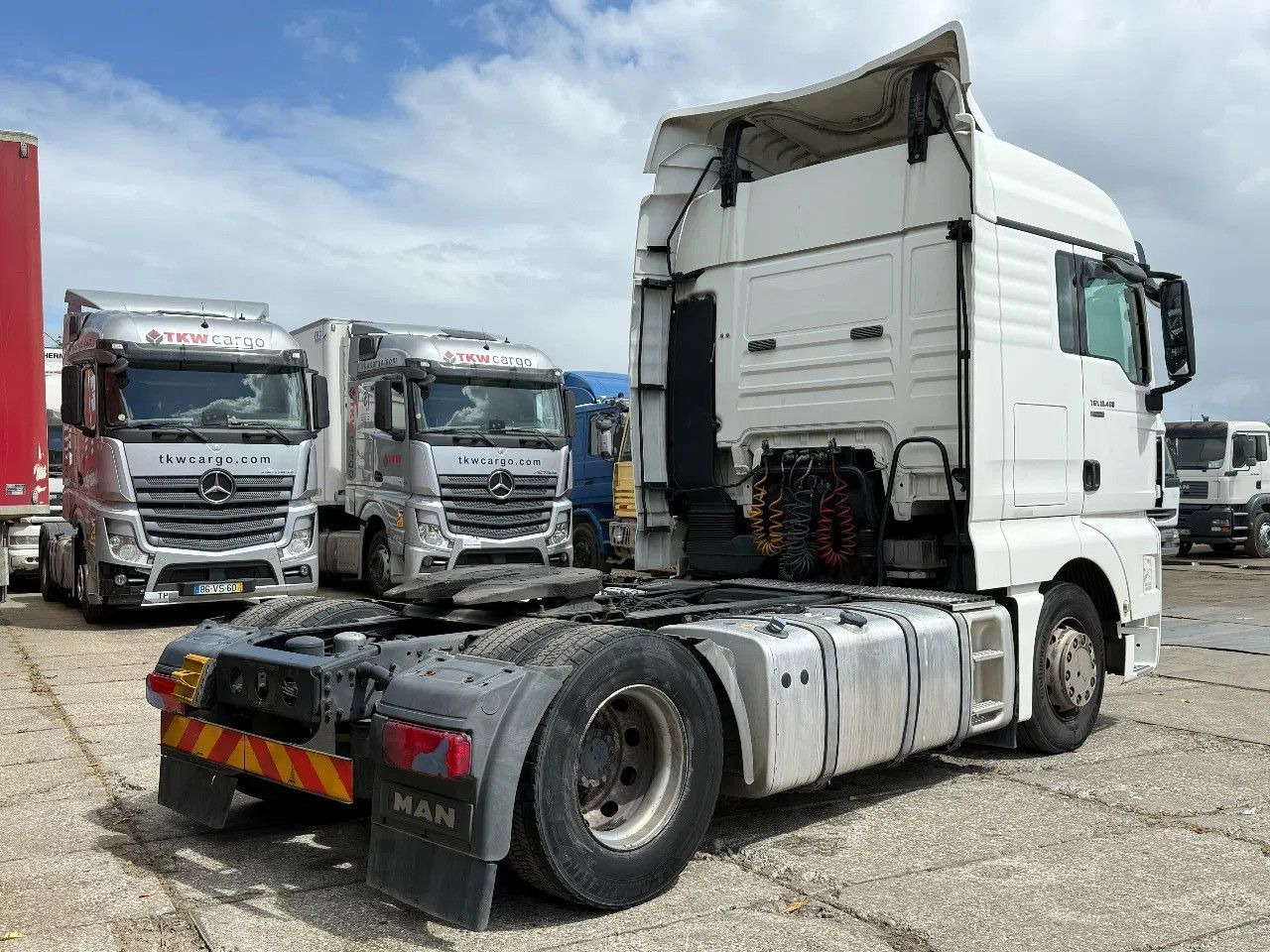 MAN TGX 18.480 4X2 Tractor-unit Spring/Air Retarder - Tahač: obrázek 4 MAN TGX 18.480 4X2 Tractor-unit Spring/Air Retarder - Tahač: obrázek 4