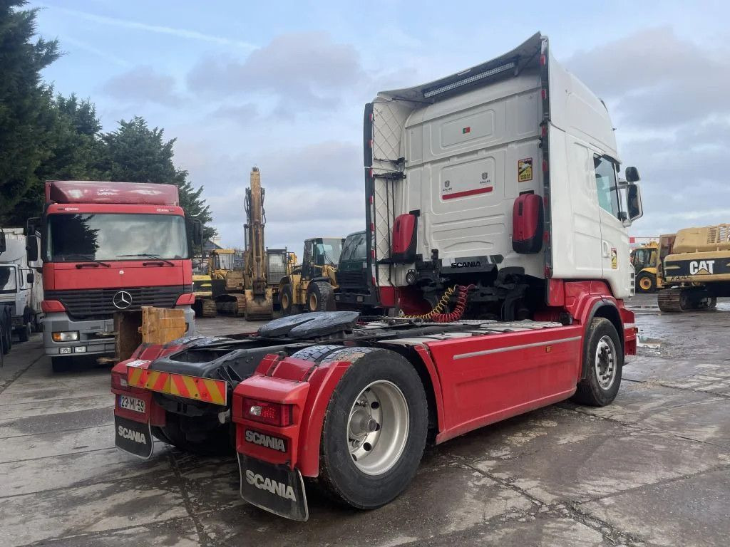 Scania R560 V8 4X2 Tractor-unit Retarder Euro5 Scania R560 V8 4X2 Tractor-unit Retarder Euro5 - Tahač: obrázek 4 Scania R560 V8 4X2 Tractor-unit Retarder Euro5 Scania R560 V8 4X2 Tractor-unit Retarder Euro5 - Tahač: obrázek 4