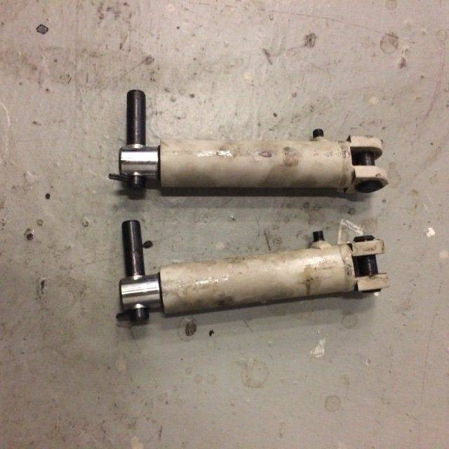 2X Lift cylinder for Linde N20V, Series 132, 1111 - Hydraulický válec pro Manipulační technika: obrázek 1 2X Lift cylinder for Linde N20V, Series 132, 1111 - Hydraulický válec pro Manipulační technika: obrázek 1