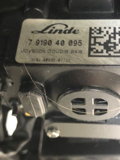3 Way hydraulic control lever for Linde 115 - Elektrický systém pro Manipulační technika: obrázek 5 3 Way hydraulic control lever for Linde 115 - Elektrický systém pro Manipulační technika: obrázek 5