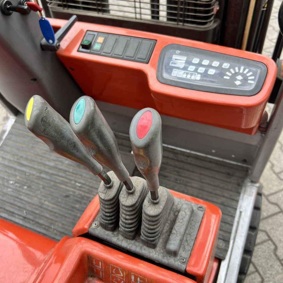 BT CBE18T - Elektrický vysokozdvižný vozík: obrázek 4 BT CBE18T - Elektrický vysokozdvižný vozík: obrázek 4