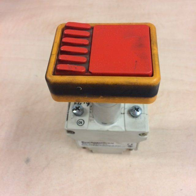Emergency stop switch - Spínač sloupku řízení pro Manipulační technika: obrázek 2 Emergency stop switch - Spínač sloupku řízení pro Manipulační technika: obrázek 2