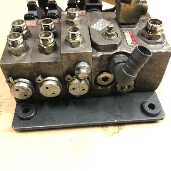 Hydraulic control valve for Still R20-18 - Hydraulický ventil pro Manipulační technika: obrázek 2 Hydraulic control valve for Still R20-18 - Hydraulický ventil pro Manipulační technika: obrázek 2