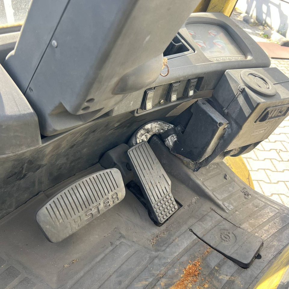 Hyster H4.50XM - Dieselový vysokozdvižný vozík: obrázek 4 Hyster H4.50XM - Dieselový vysokozdvižný vozík: obrázek 4
