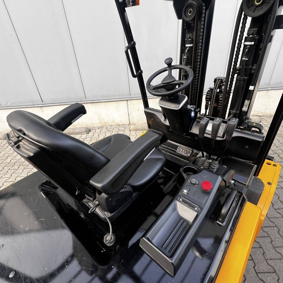 Hyundai HX50B-9 - Elektrický vysokozdvižný vozík: obrázek 5 Hyundai HX50B-9 - Elektrický vysokozdvižný vozík: obrázek 5