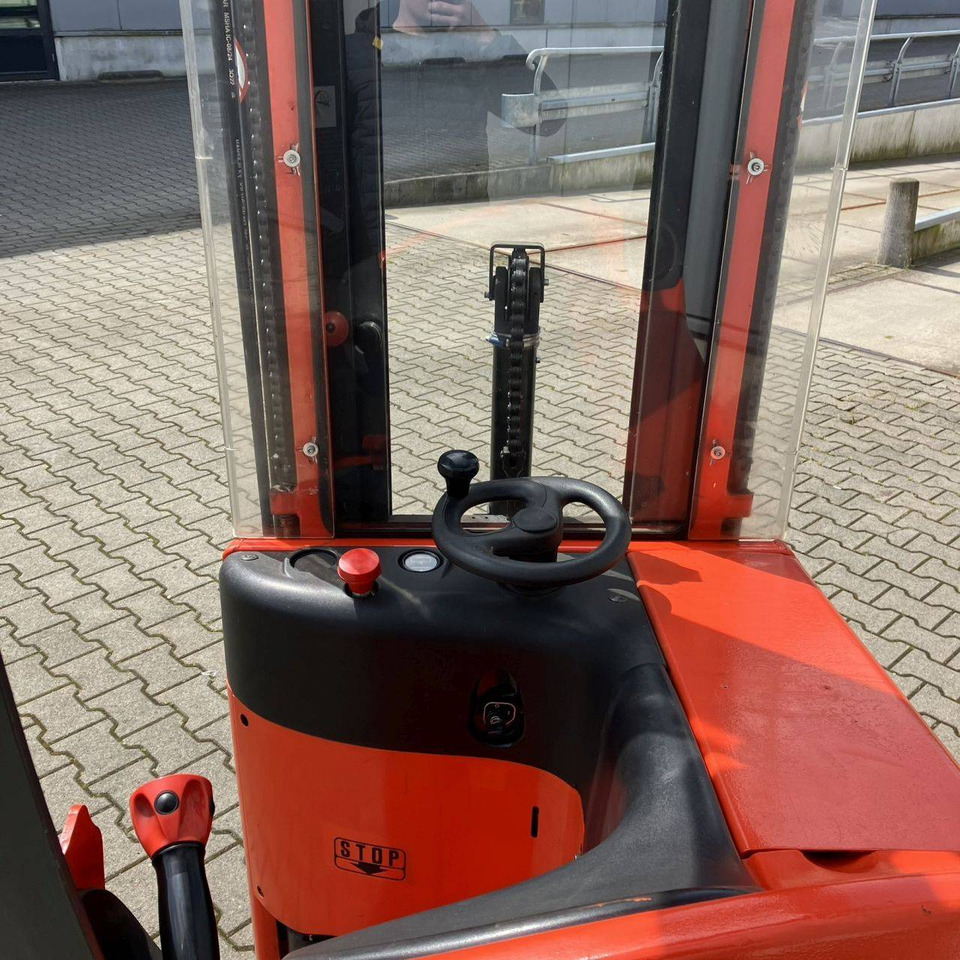 Linde E10 (334) - Elektrický vysokozdvižný vozík: obrázek 4 Linde E10 (334) - Elektrický vysokozdvižný vozík: obrázek 4