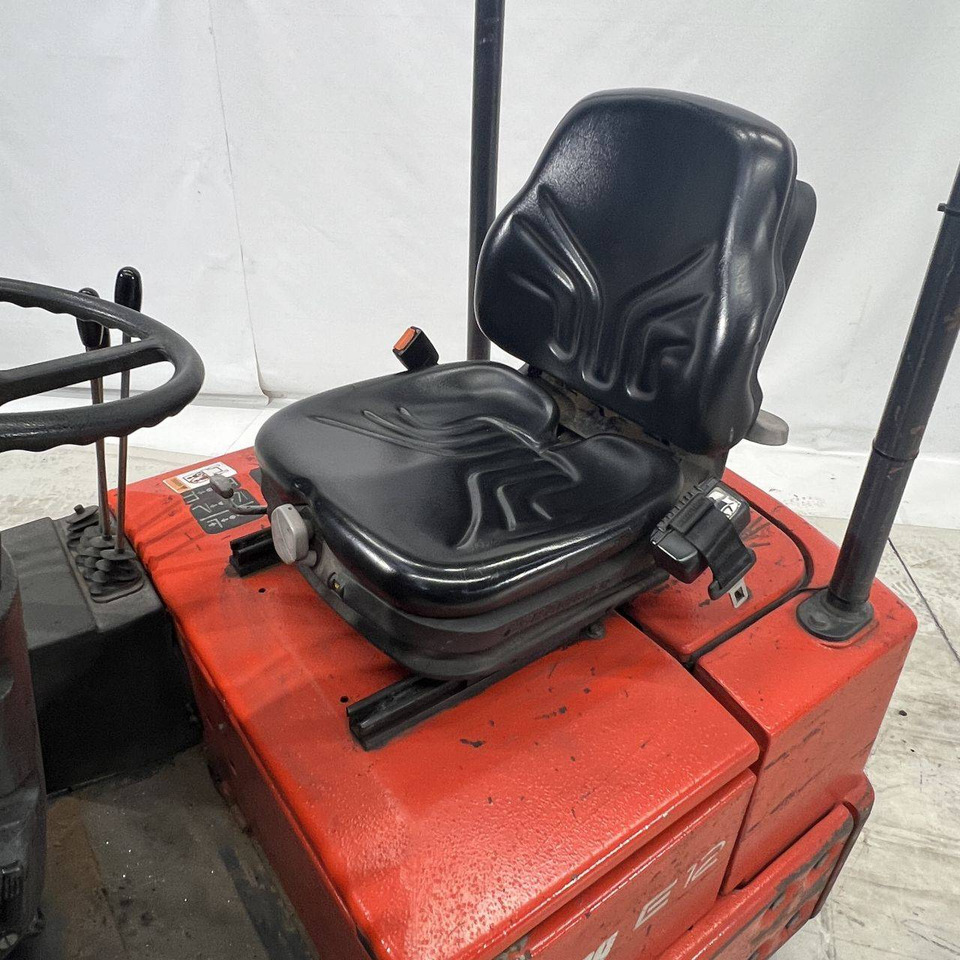 Linde E12 (324) - Elektrický vysokozdvižný vozík: obrázek 4 Linde E12 (324) - Elektrický vysokozdvižný vozík: obrázek 4