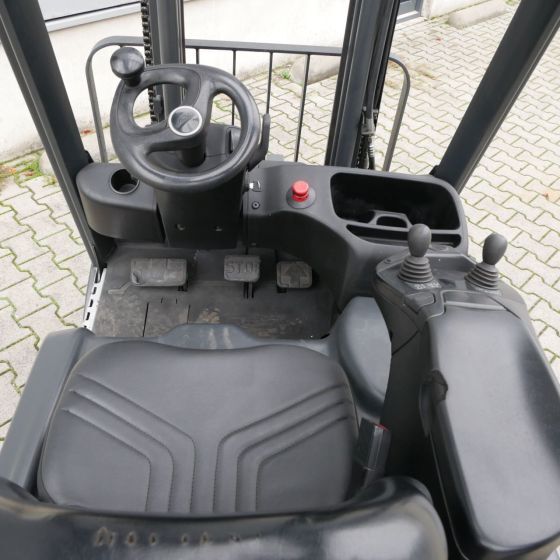 Linde E16C (386-02) EVO - Elektrický vysokozdvižný vozík: obrázek 4 Linde E16C (386-02) EVO - Elektrický vysokozdvižný vozík: obrázek 4