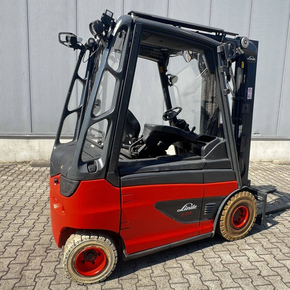 Linde E25 (387) - Elektrický vysokozdvižný vozík: obrázek 2 Linde E25 (387) - Elektrický vysokozdvižný vozík: obrázek 2