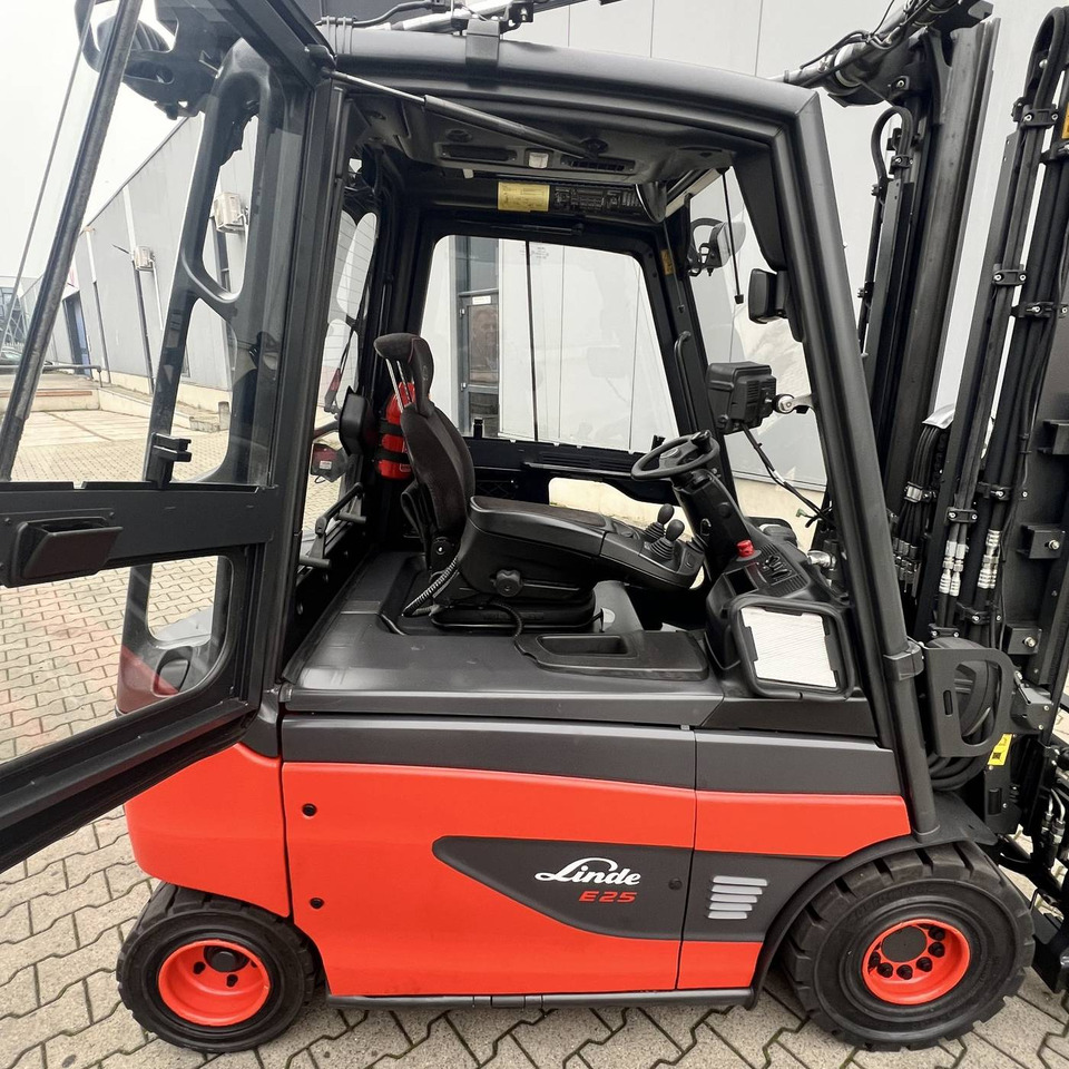 Linde E25 (387) - Elektrický vysokozdvižný vozík: obrázek 4 Linde E25 (387) - Elektrický vysokozdvižný vozík: obrázek 4