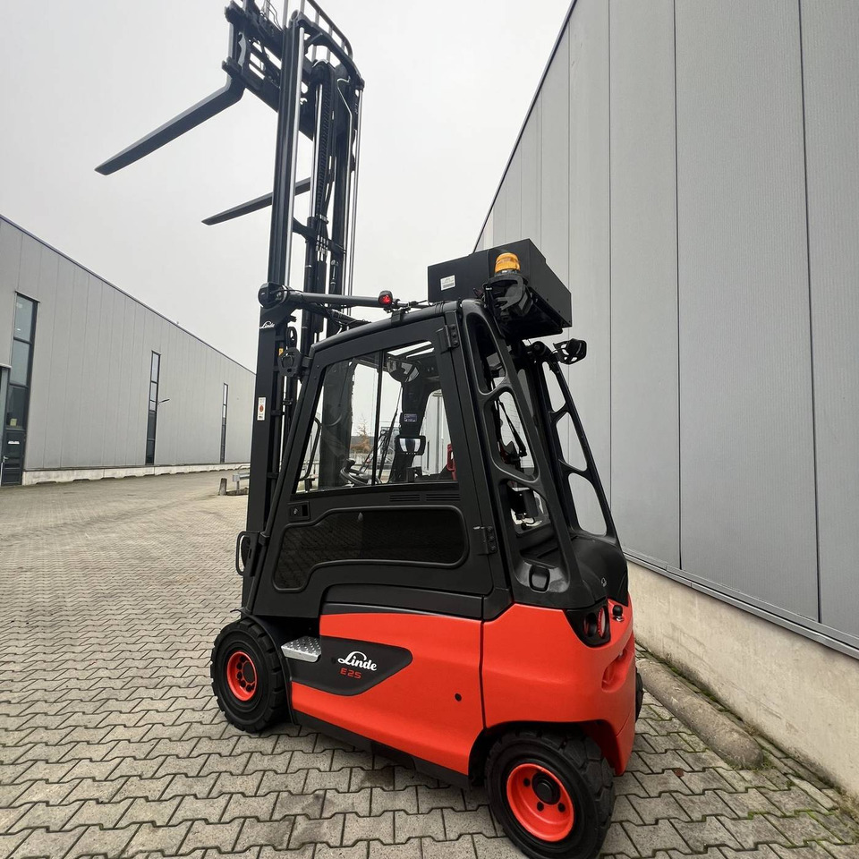 Linde E25 (387) - Elektrický vysokozdvižný vozík: obrázek 2 Linde E25 (387) - Elektrický vysokozdvižný vozík: obrázek 2