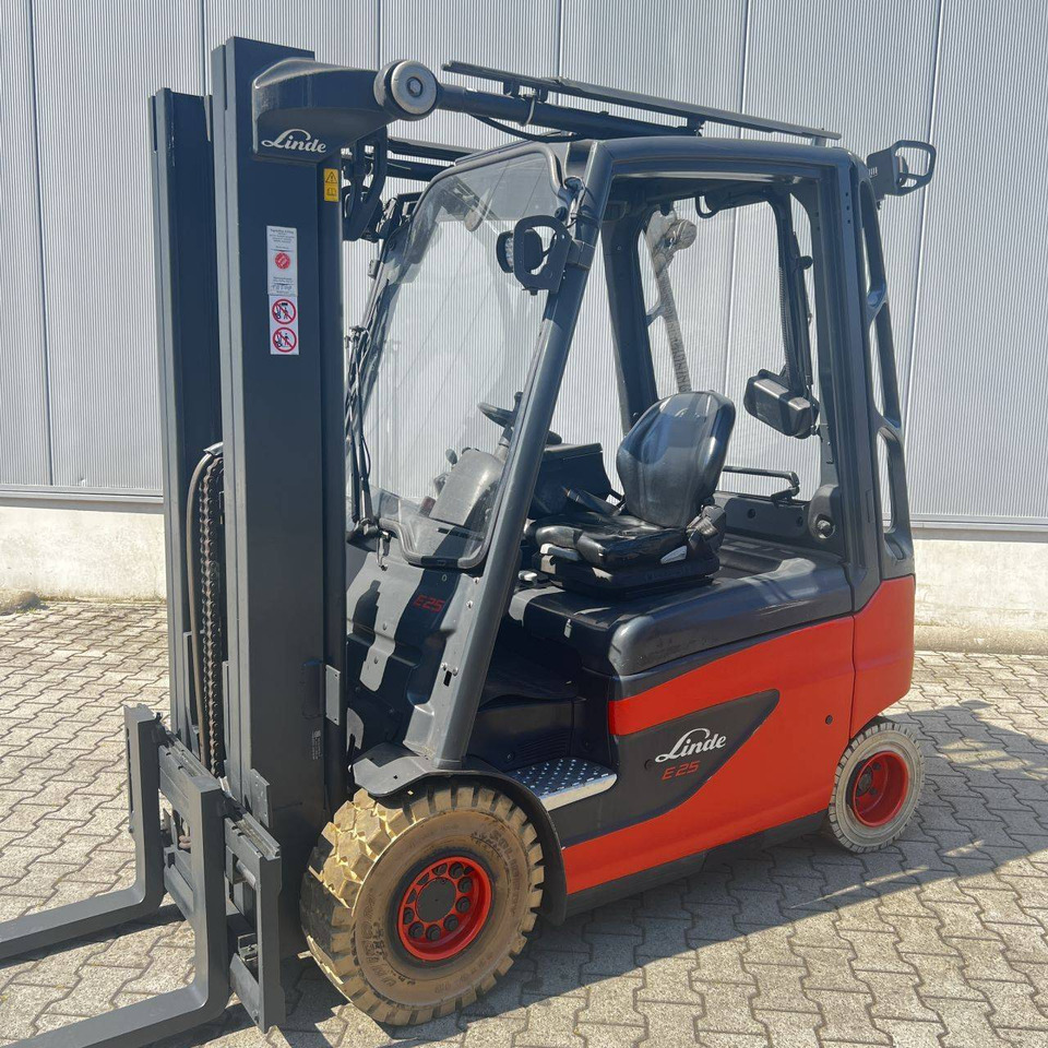 Linde E25 (387) - Elektrický vysokozdvižný vozík: obrázek 1 Linde E25 (387) - Elektrický vysokozdvižný vozík: obrázek 1