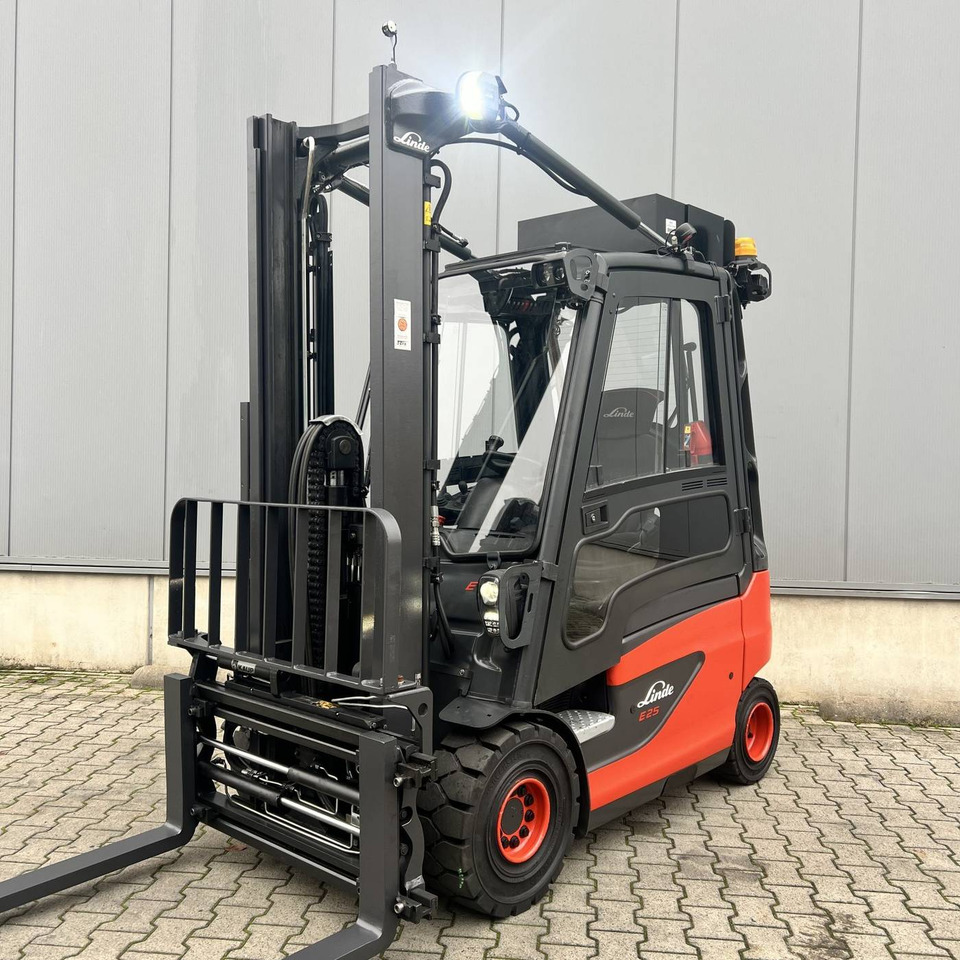 Linde E25 (387) - Elektrický vysokozdvižný vozík: obrázek 1 Linde E25 (387) - Elektrický vysokozdvižný vozík: obrázek 1