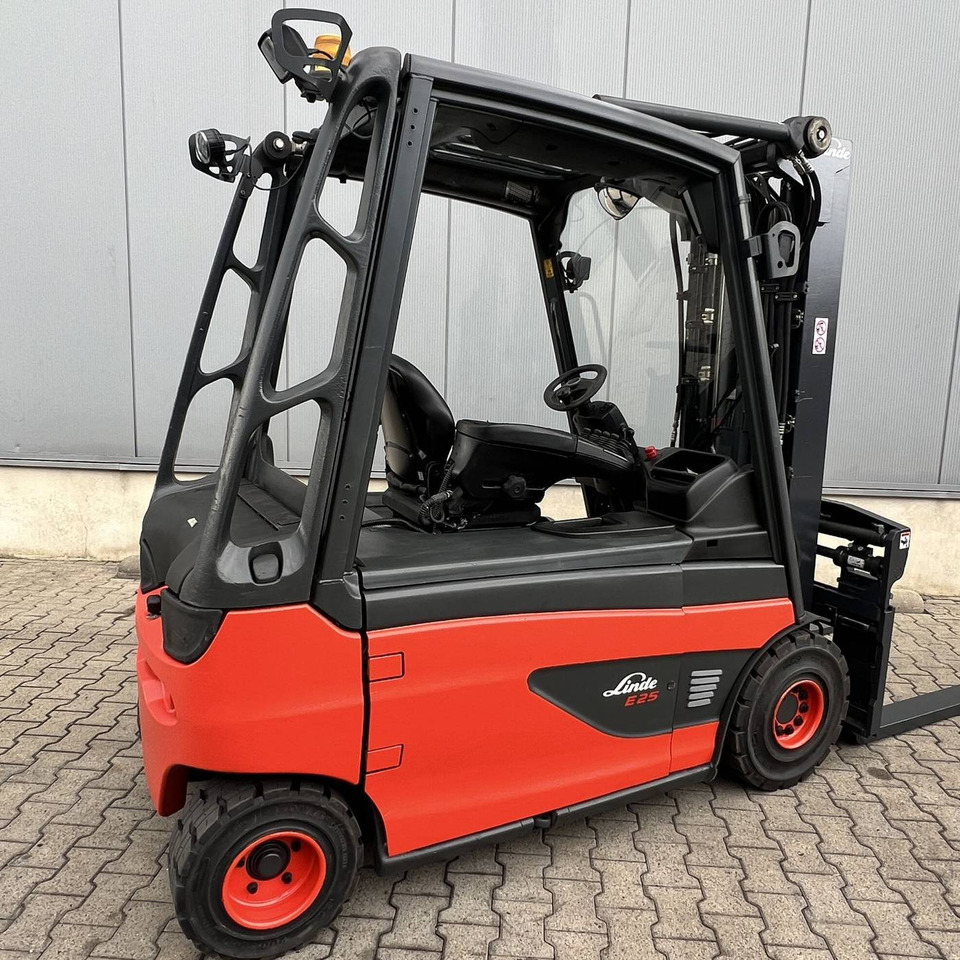 Linde E25L (387) - Elektrický vysokozdvižný vozík: obrázek 2 Linde E25L (387) - Elektrický vysokozdvižný vozík: obrázek 2