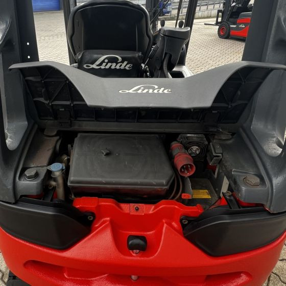 Linde E25L (387) - Elektrický vysokozdvižný vozík: obrázek 3 Linde E25L (387) - Elektrický vysokozdvižný vozík: obrázek 3