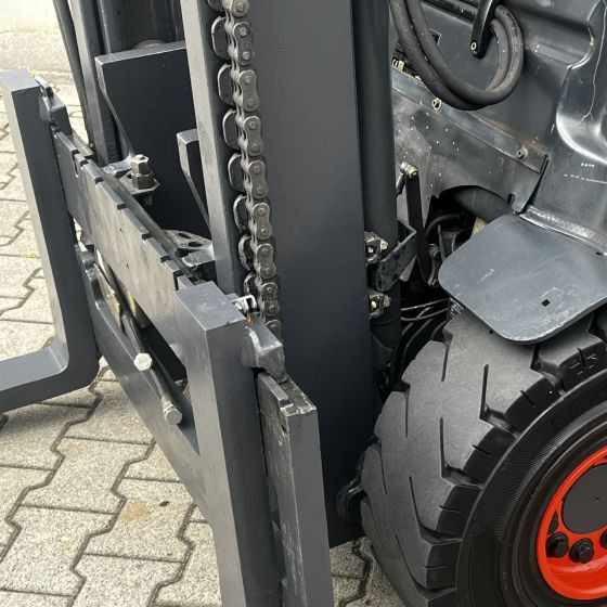Linde E25L (387) - Elektrický vysokozdvižný vozík: obrázek 4 Linde E25L (387) - Elektrický vysokozdvižný vozík: obrázek 4