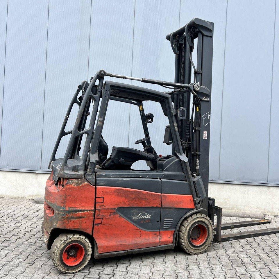 Linde E30/600H (387) - Elektrický vysokozdvižný vozík: obrázek 2 Linde E30/600H (387) - Elektrický vysokozdvižný vozík: obrázek 2