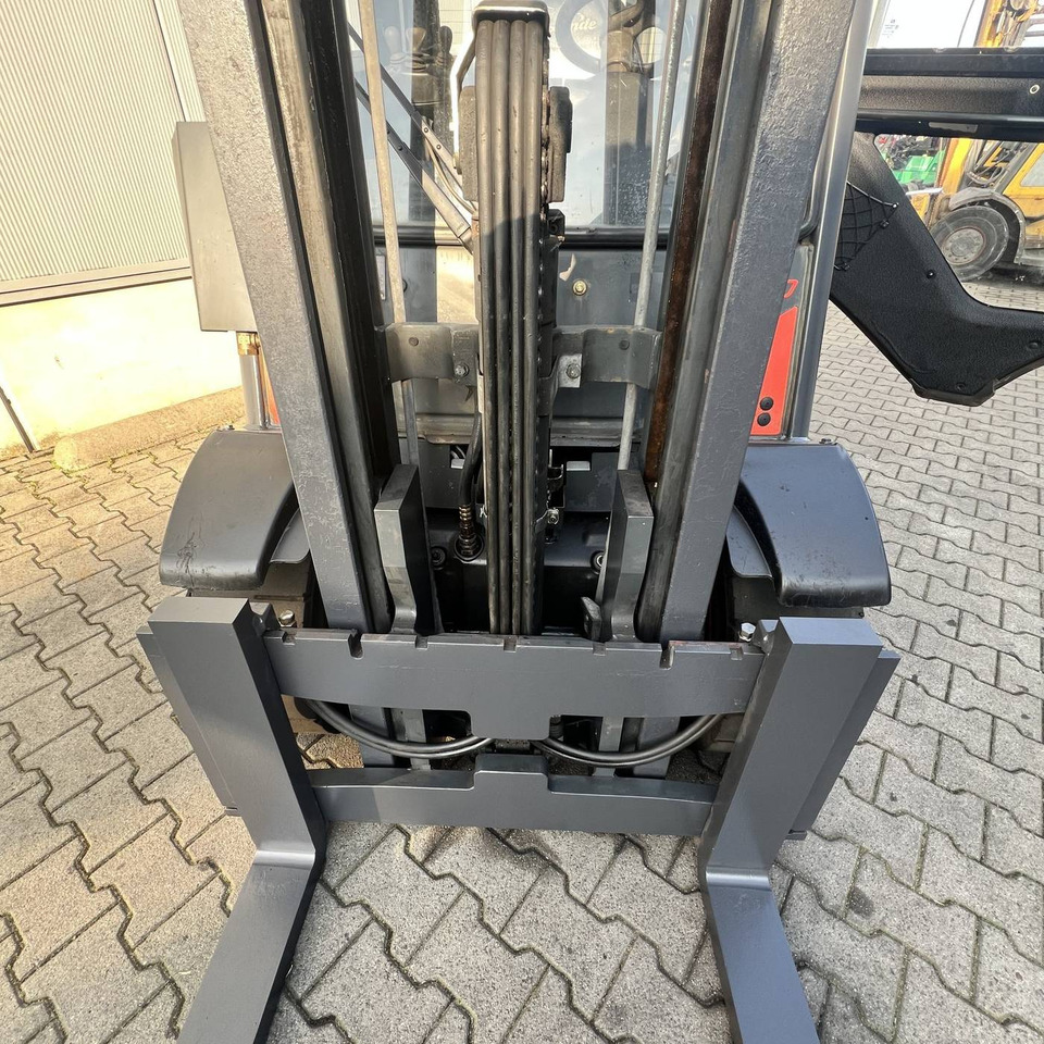Linde H30D (393-02) EVO - Dieselový vysokozdvižný vozík: obrázek 2 Linde H30D (393-02) EVO - Dieselový vysokozdvižný vozík: obrázek 2