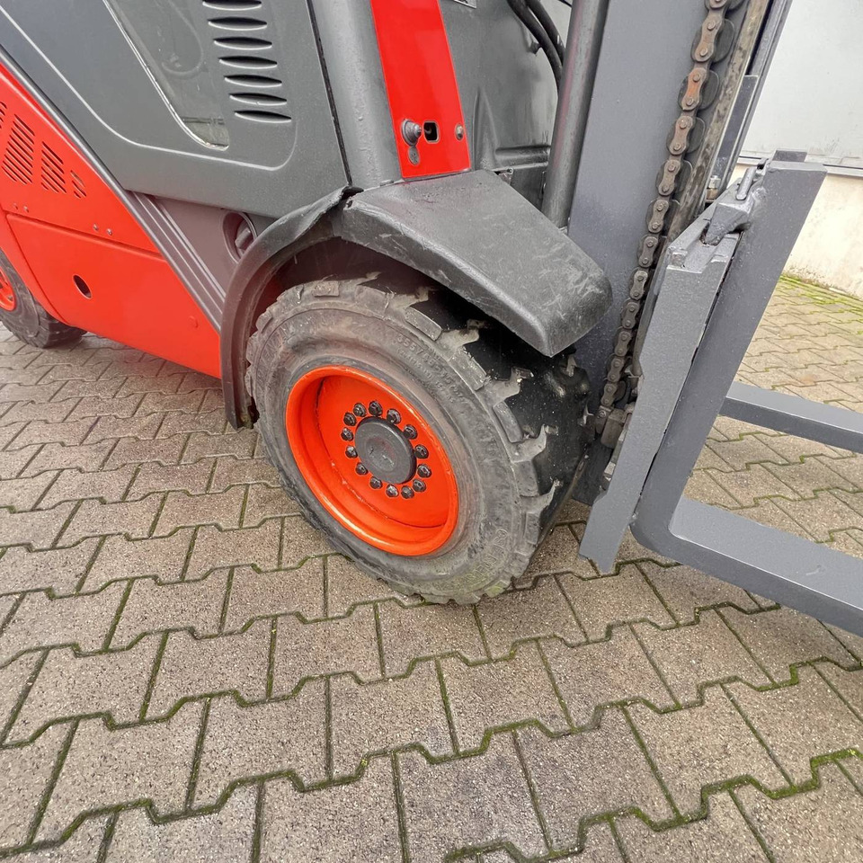 Dieselový vysokozdvižný vozík Linde H30D (393): obrázek 13 Dieselový vysokozdvižný vozík Linde H30D (393): obrázek 13