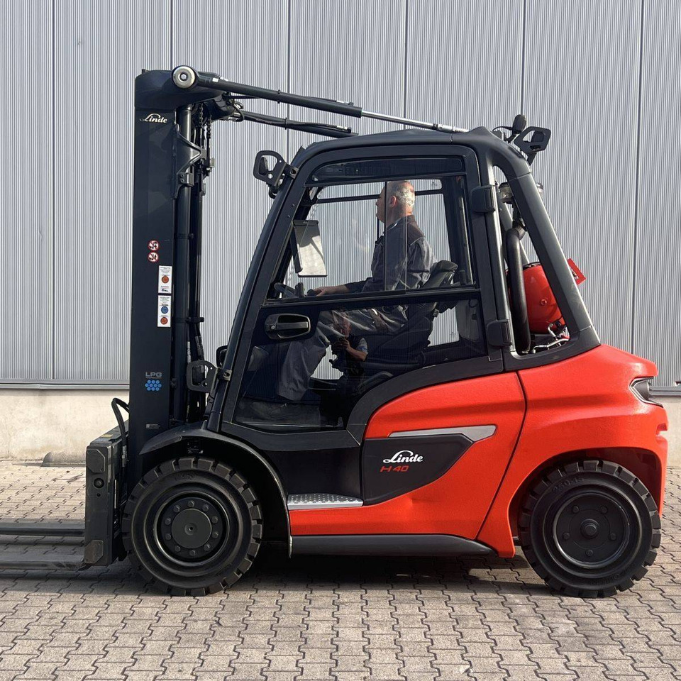 Linde H40/600T (1204) - Plynový vysokozdvižný vozík: obrázek 3 Linde H40/600T (1204) - Plynový vysokozdvižný vozík: obrázek 3