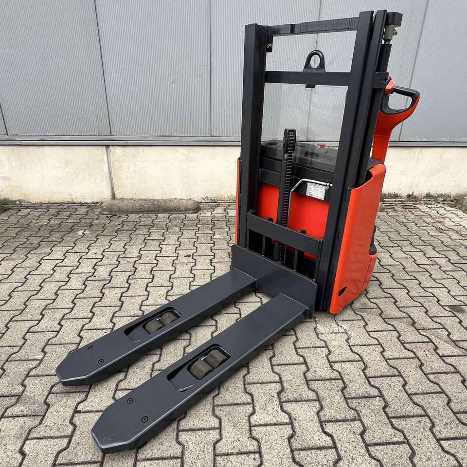 Linde L12 (1172) - Stohovací vozík: obrázek 4 Linde L12 (1172) - Stohovací vozík: obrázek 4