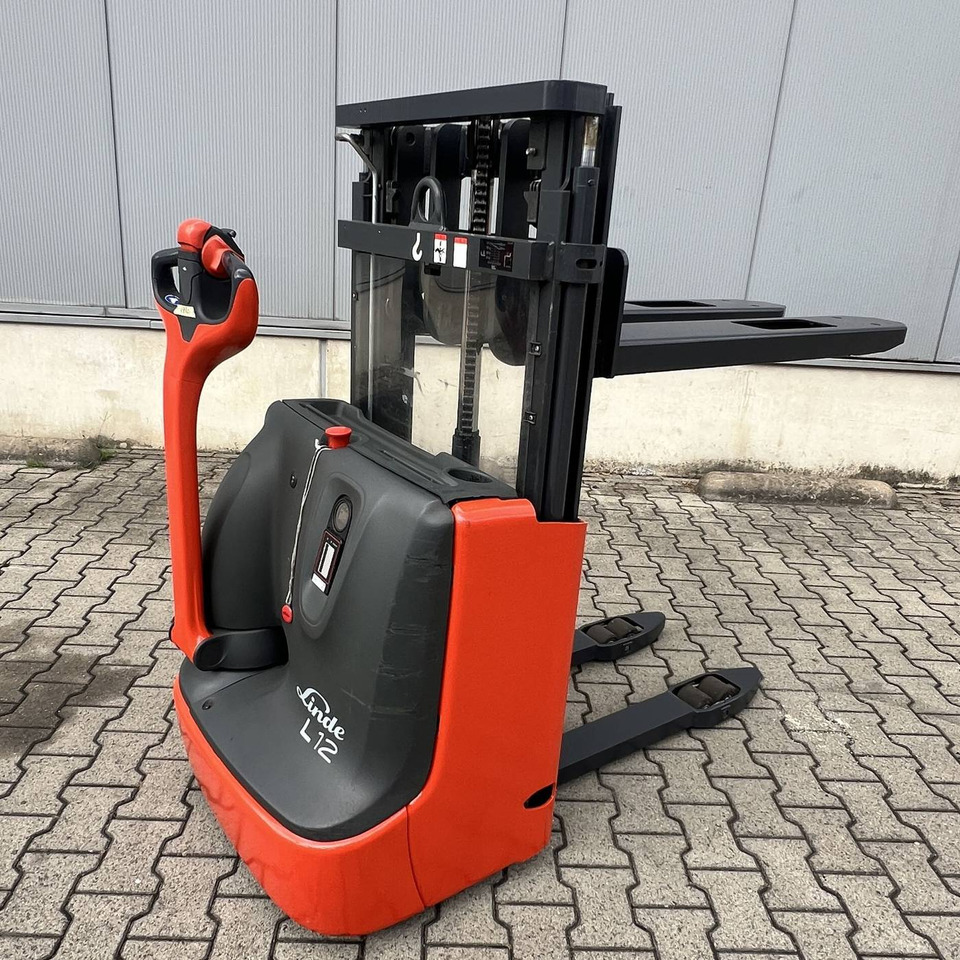 Linde L12 (1172) - Stohovací vozík: obrázek 2 Linde L12 (1172) - Stohovací vozík: obrázek 2