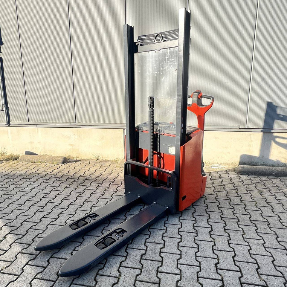 Linde L12 (1172) - Stohovací vozík: obrázek 2 Linde L12 (1172) - Stohovací vozík: obrázek 2