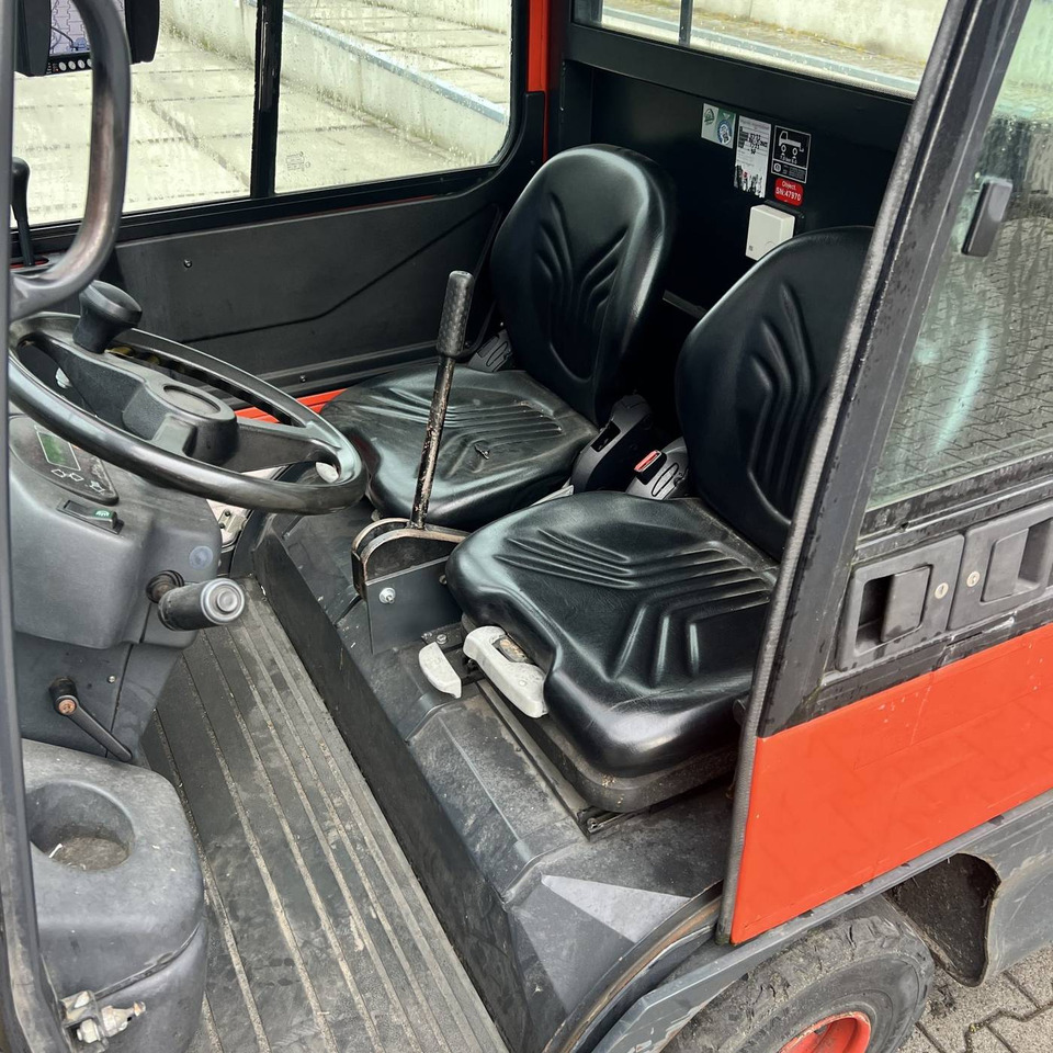 Linde P250 SWB (127) - Elektrický tahač: obrázek 3 Linde P250 SWB (127) - Elektrický tahač: obrázek 3