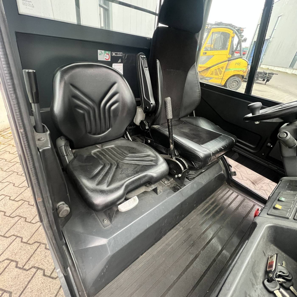 Linde P250 SWB (127) - Elektrický tahač: obrázek 3 Linde P250 SWB (127) - Elektrický tahač: obrázek 3