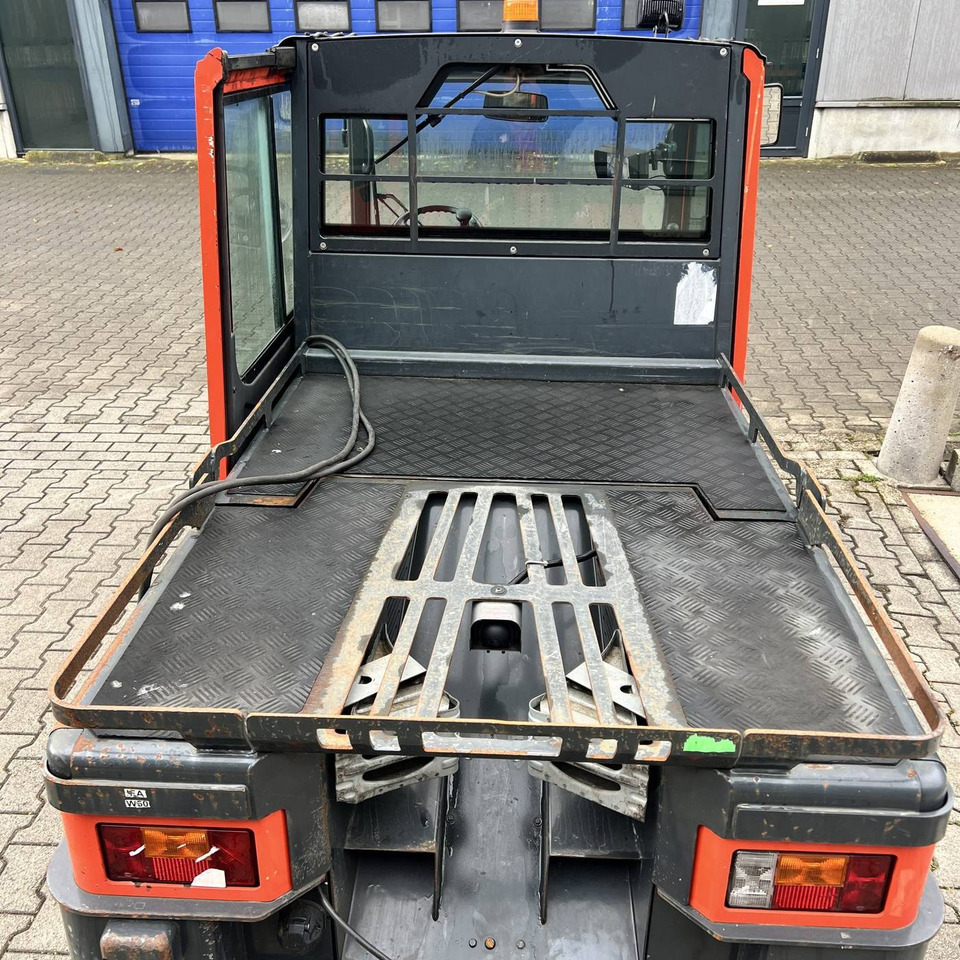 Linde P250 SWB (127) - Elektrický tahač: obrázek 2 Linde P250 SWB (127) - Elektrický tahač: obrázek 2