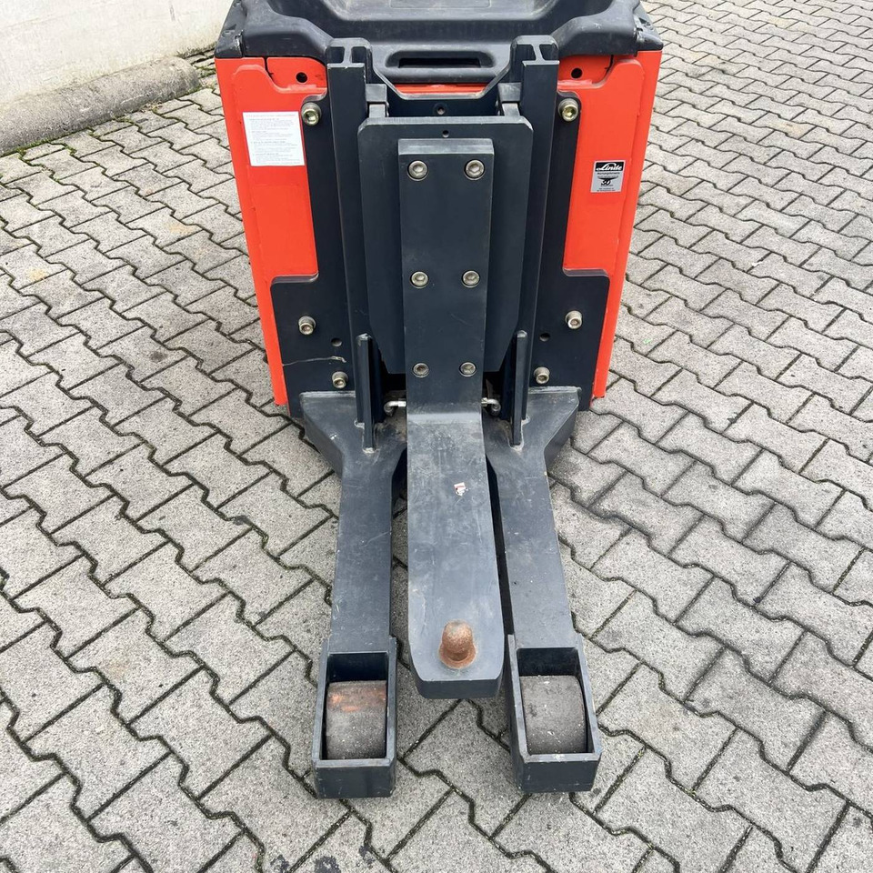 Linde P30 (132) - Elektrický tahač: obrázek 4 Linde P30 (132) - Elektrický tahač: obrázek 4