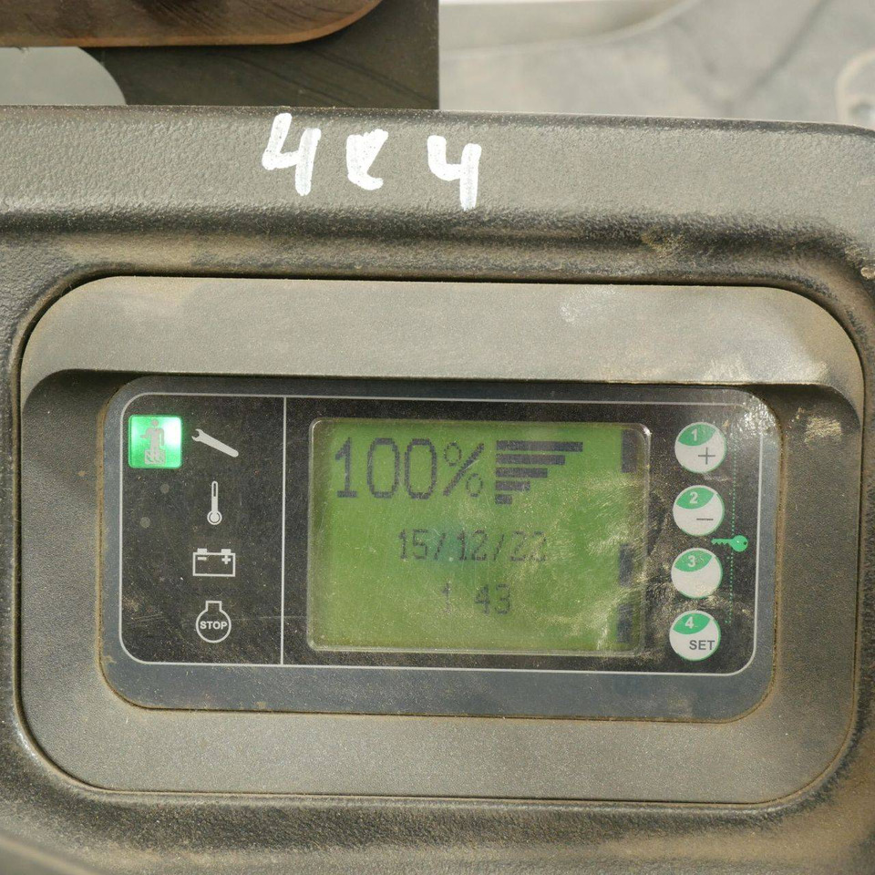 Linde P30C (1190) - Elektrický tahač: obrázek 3 Linde P30C (1190) - Elektrický tahač: obrázek 3