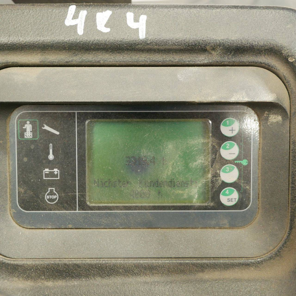 Linde P30C (1190) - Elektrický tahač: obrázek 4 Linde P30C (1190) - Elektrický tahač: obrázek 4