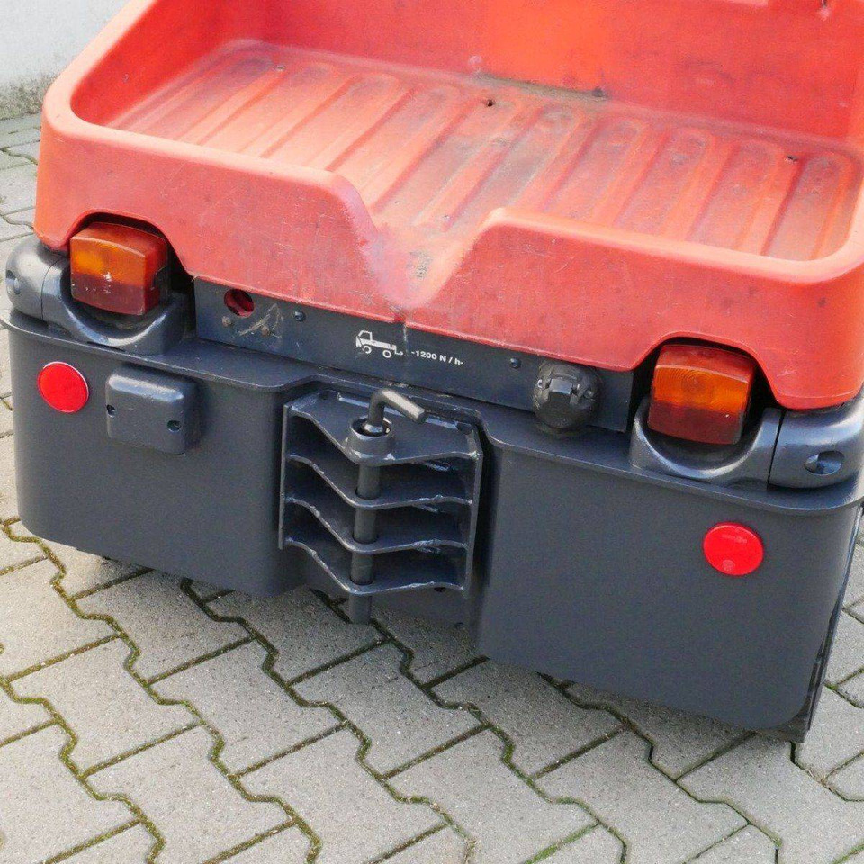 Linde P60Z (126) - Elektrický tahač: obrázek 4 Linde P60Z (126) - Elektrický tahač: obrázek 4