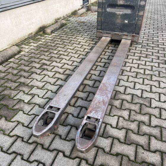 Linde T24SP (131) - Paletový vozík: obrázek 3 Linde T24SP (131) - Paletový vozík: obrázek 3
