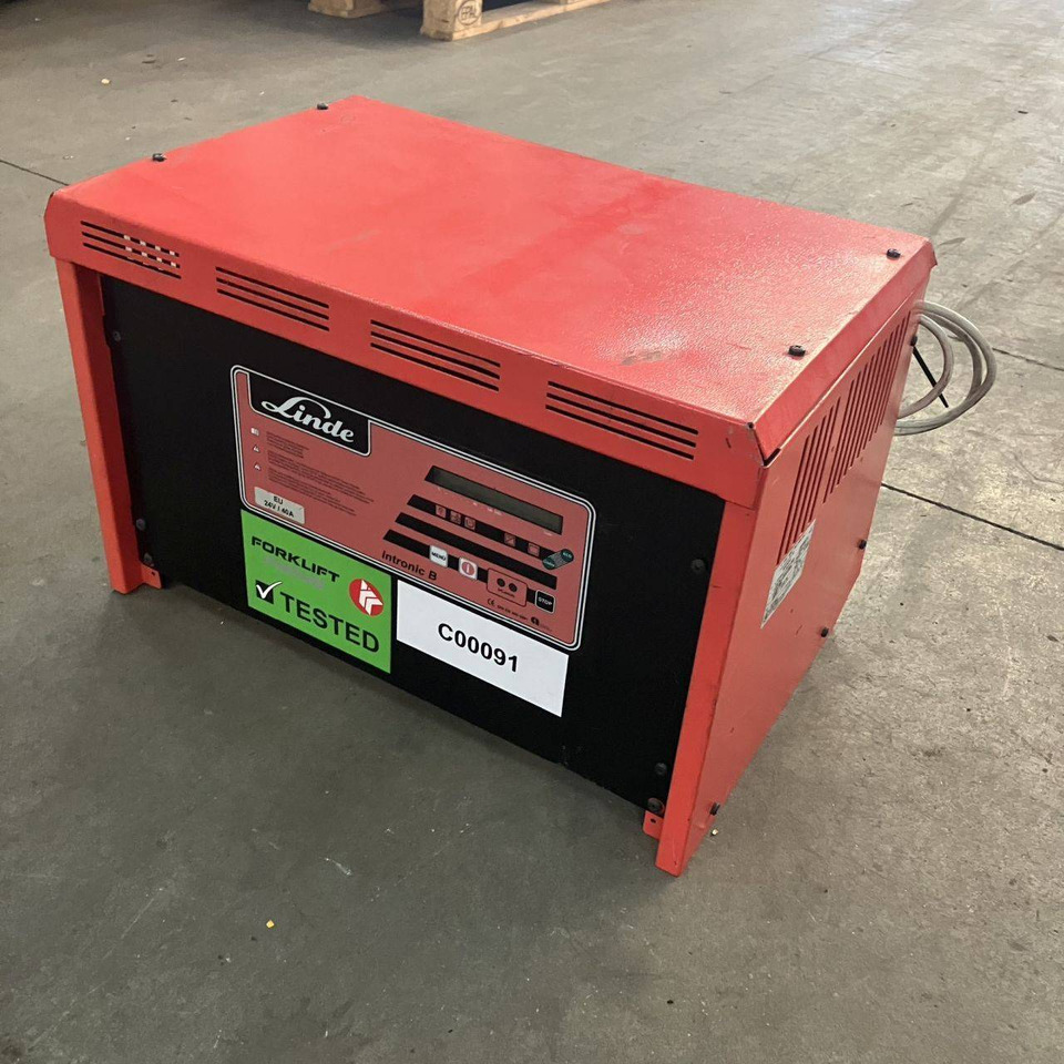Hawker E 24V / 40A Tronic B - Náhradní díly pro Manipulační technika: obrázek 1 Hawker E 24V / 40A Tronic B - Náhradní díly pro Manipulační technika: obrázek 1